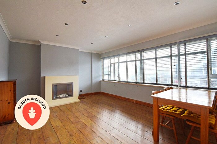 2 Bedroom Flat To Rent In Westover Road, Bristol, Somerset, BS9