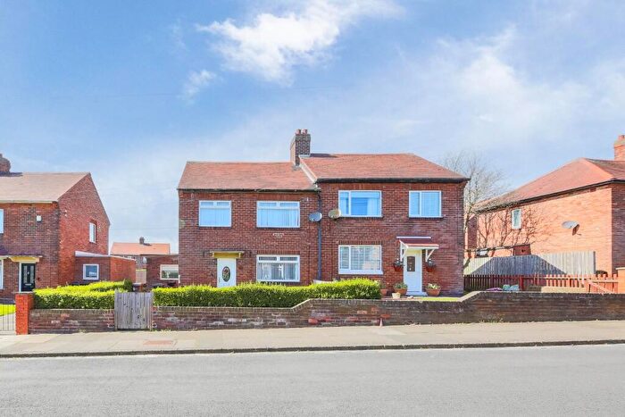 3 Bedroom Semi Detached House For Sale In Craster Avenue, Palmersville, NE12