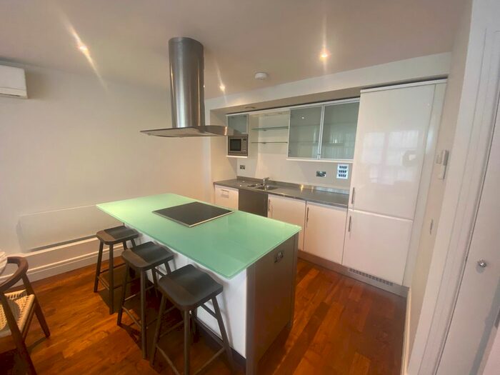 2 Bedroom Flat To Rent In Tavistock Street, London, WC2E