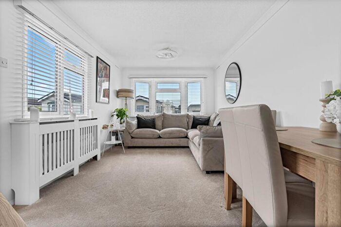 2 Bedroom Park Home For Sale In Penton Park, Chertsey, KT16