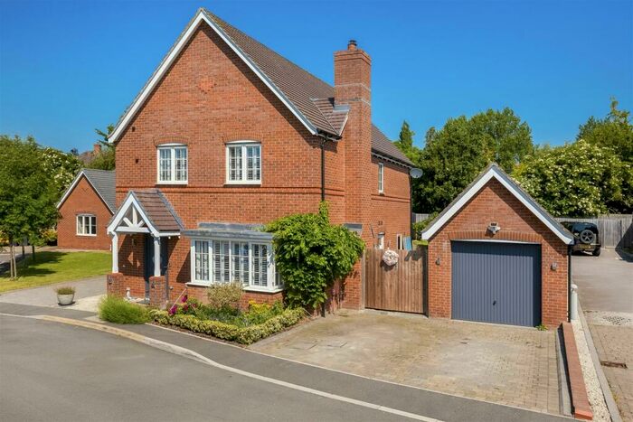 4 Bedroom Detached House For Sale In Victor Close, Gaydon, Warwick, CV35