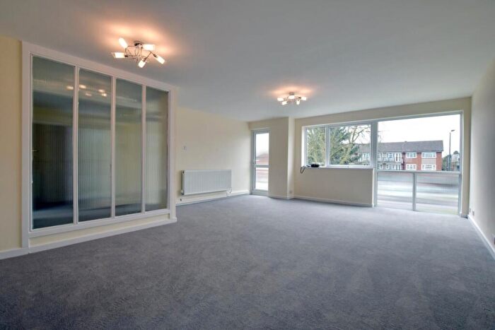 3 Bedroom Maisonette To Rent In Marsh Lane Stanmore, HA7