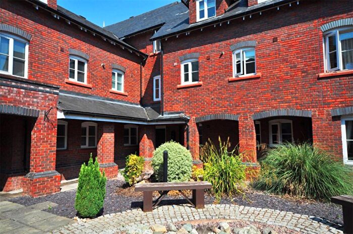 2 Bedroom Flat To Rent In Towergate, Chester, CH1