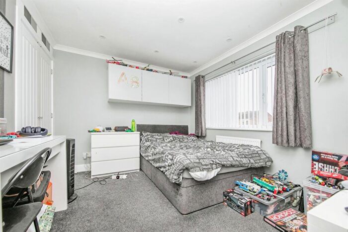 3 Bedroom End Of Terrace House For Sale In Magnolia Drive, Colchester, CO4