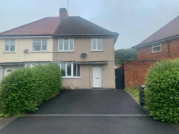 3 Bedroom Semi-Detached House To Rent In Dovedale Circle, Ilkeston, DE7