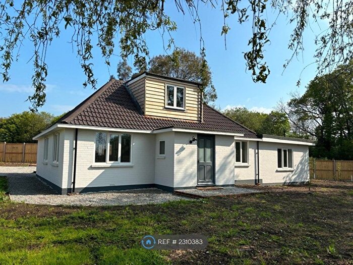 4 Bedroom Bungalow To Rent In Chiddingly Road, Horam, Heathfield, TN21