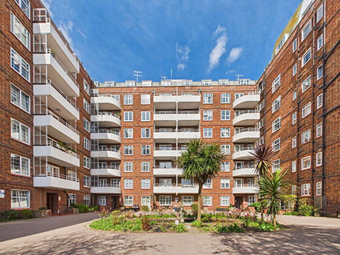 3 Bedroom Flat For Sale In Wilbury Grange, Wilbury Road, Hove, BN3