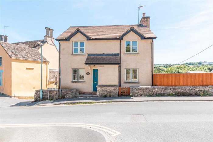 3 Bedroom Property To Rent In Priory Fields, Horsley, Stroud, GL6