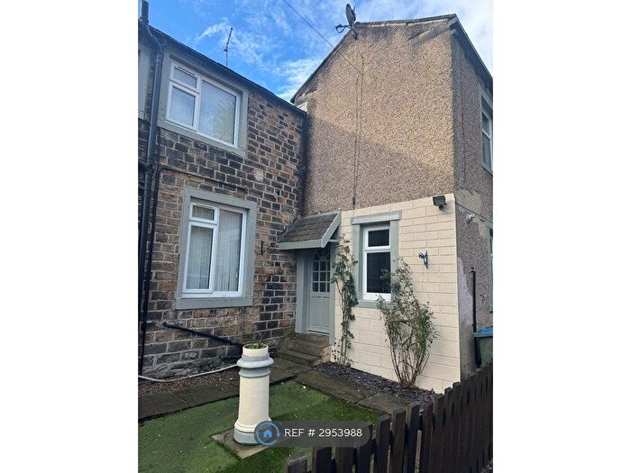 2 Bedroom Semi-Detached House To Rent In Brownroyd Hill, Bradford, BD6