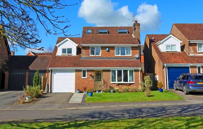 4 Bedroom Detached House For Sale In Macneice Drive, Marlborough, SN8