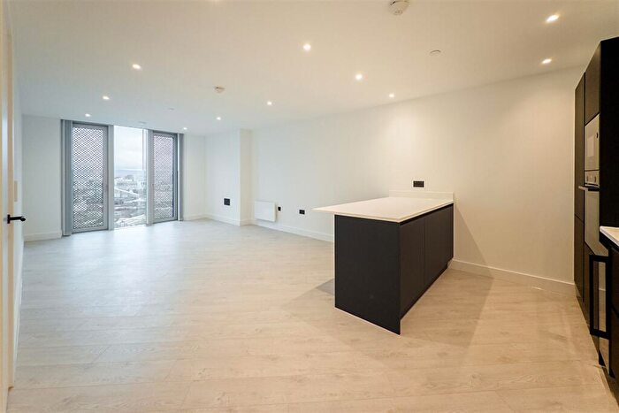 2 Bedroom Apartment To Rent In Vista River Tower, M3