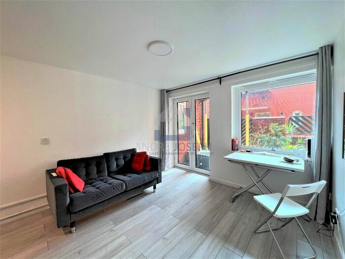 1 Bedroom Flat To Rent In Newport Court, Soho, WC2H