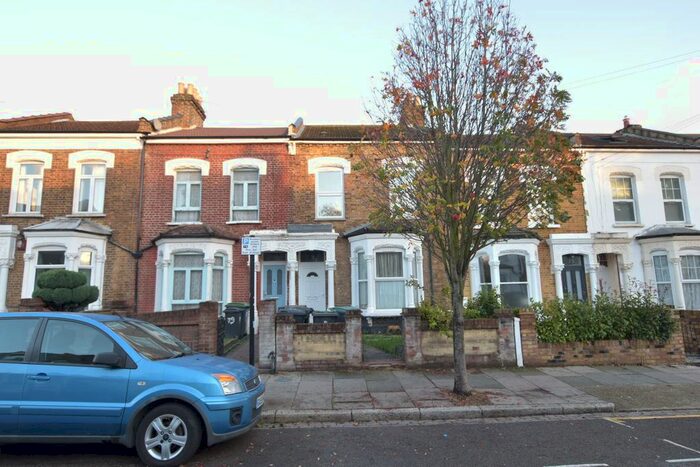 2 Bedroom Flat To Rent In Beaconsfield Road, London, N15