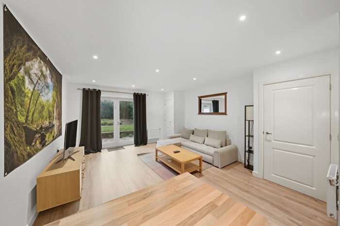 1 Bedroom Flat For Sale In Kingston Road, London, SW20