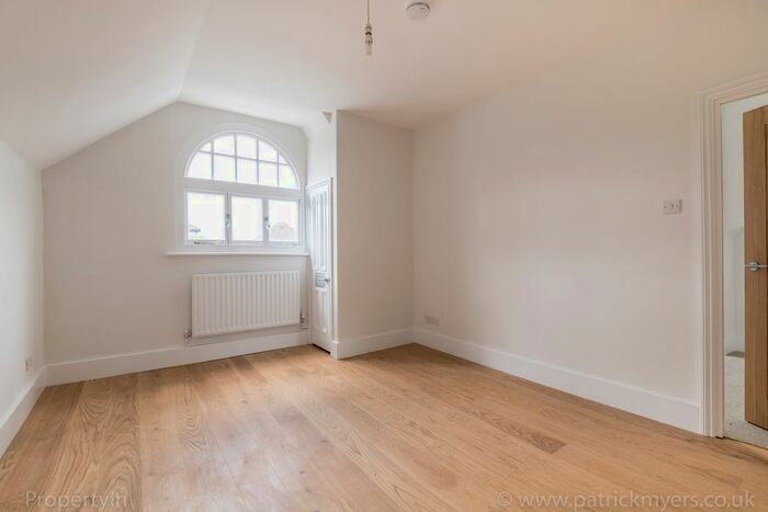 2 Bedroom Flat To Rent In Thurlow Park Road, London, SE21