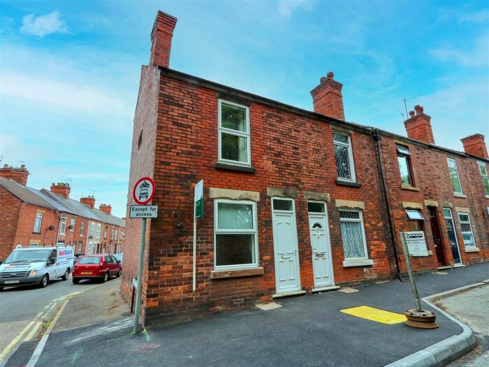 2 Bedroom End Of Terrace House To Rent In Park Road, Chesterfield, Derbyshire, S40