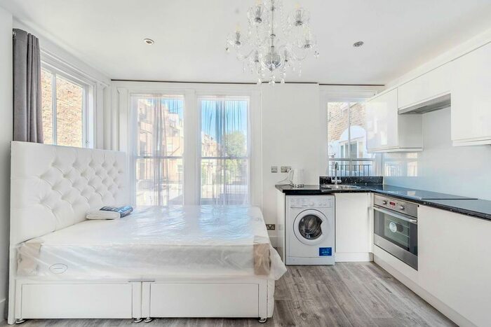 Studio To Rent In Belgrave Road, Pimlico, London, SW1V