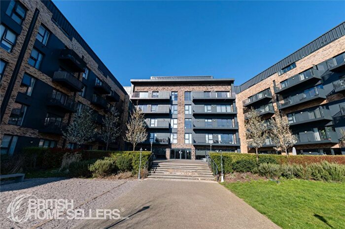 2 Bedroom Flat For Sale In George Street, Ashford, Kent, TN23
