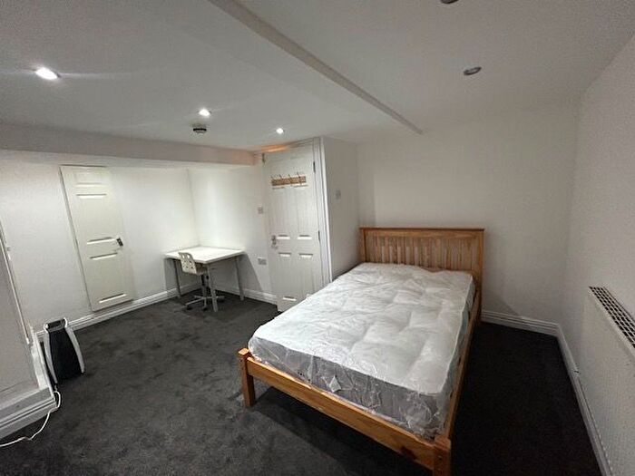 3 Bedroom Terraced House To Rent In Autumn Terrace, Hyde Park, Leeds, LS6