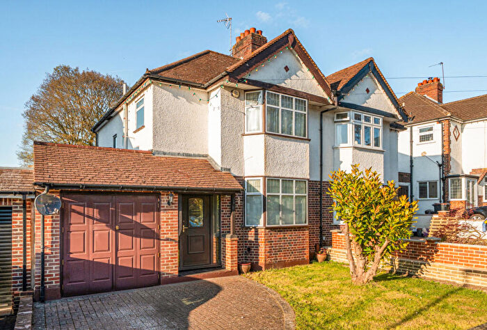 3 Bedroom Semi Detached House For Sale In Beverley Road, Bromley, BR2