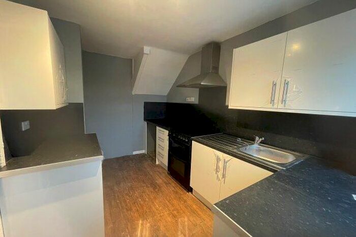 2 Bedroom Property To Rent In Sycamore Avenue, Knottingley, WF11