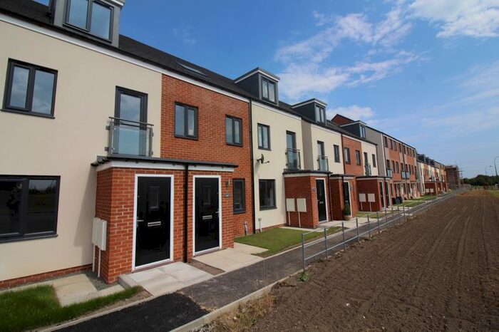 3 Bedroom Semi-Detached House To Rent In Willowbay Drive, Great Park, Gosforth, NE13