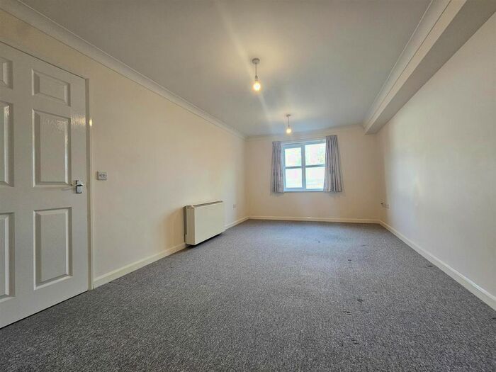 2 Bedroom Flat To Rent In Abbeygate Court, March, PE15