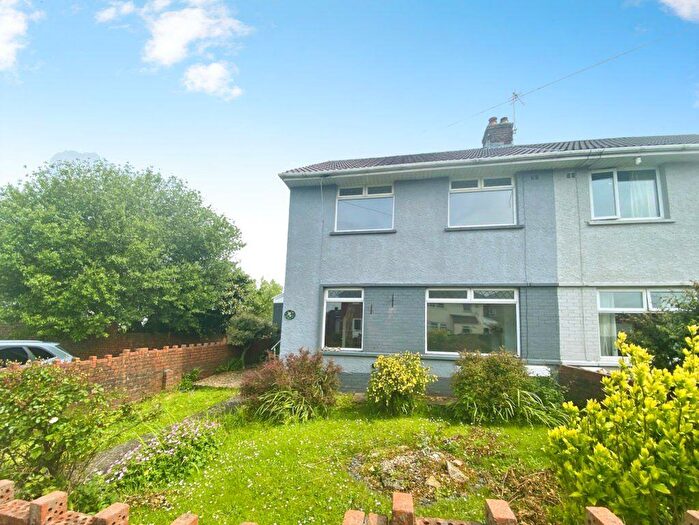 3 Bedroom House To Rent In Heol Y Mynydd, Sarn, CF32