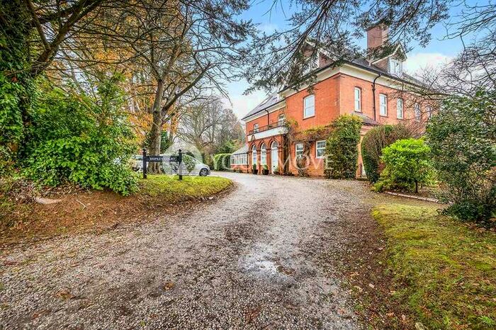 2 Bedroom Apartment For Sale In Flat 1, Brimley Court, Brimley Road, Newton Abbot, Devon, TQ13