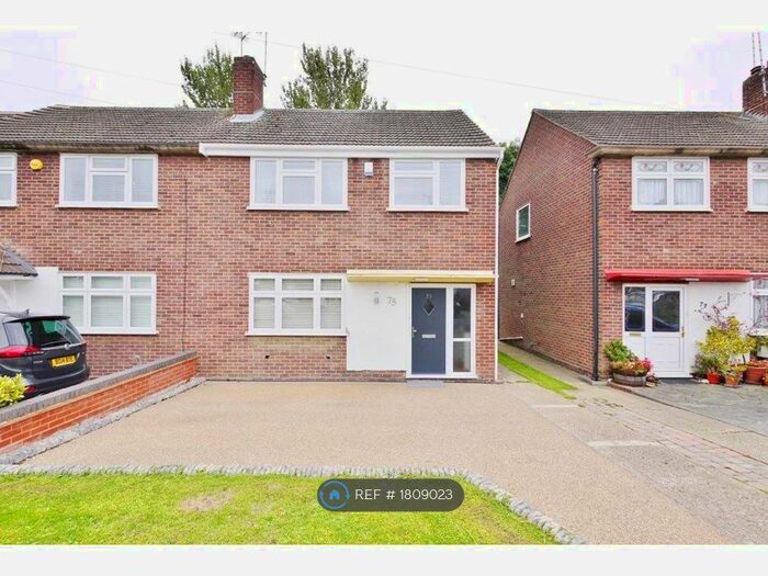 3 Bedroom Semi-Detached House To Rent In Queenswood Avenue, Hutton, Brentwood, CM13