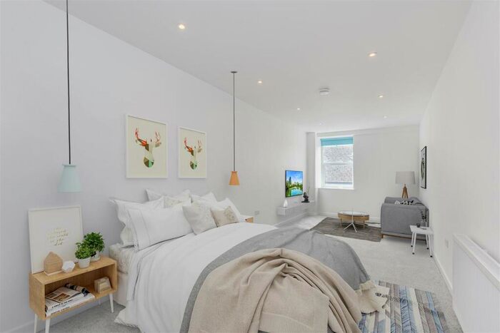 3 Bedroom Flat To Rent In Graham Road, Worthing, BN11