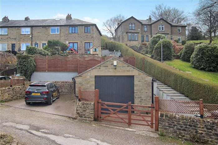 3 Bedroom End Of Terrace House For Sale In Dale View, Steeton, BD20