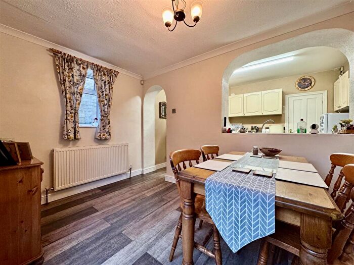 2 Bedroom Semi-Detached House For Sale In Warneford Rise, Cowlersley, Huddersfield, HD4