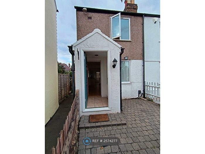 2 Bedroom End Of Terrace House To Rent In North Road, Bromley, BR1