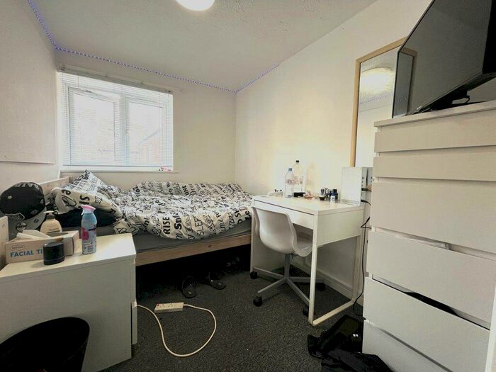 1 Bedroom House To Rent In High Street St Gregory`s () -, CT1