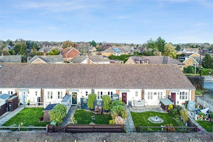 2 Bedroom Bungalow For Sale In Willow Barn Cottages, Tylers Green Road, Crockenhill, Kent, BR8