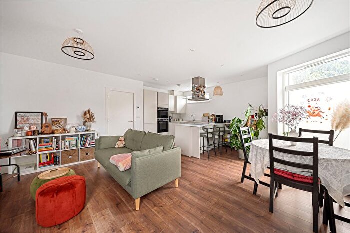 2 Bedroom Flat For Sale In Auckland Road, Crystal Palace, SE19