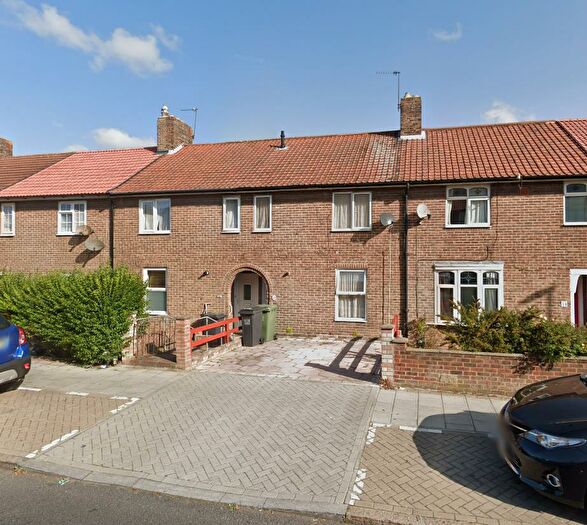 3 Bedroom Terraced House To Rent In Moorside Road, Bromley, BR1