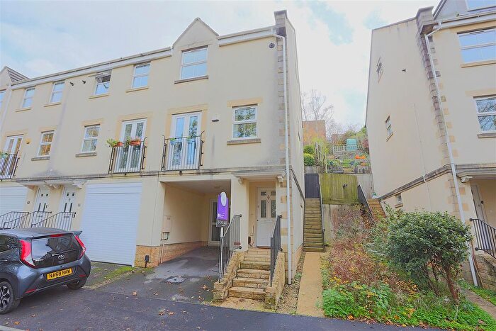 4 Bedroom End Terrace House For Sale In Blaisedell View, Bristol, BS10