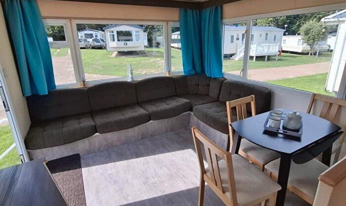 3 Bedroom Park Home For Sale In Breydon Water Holiday Park, NR31