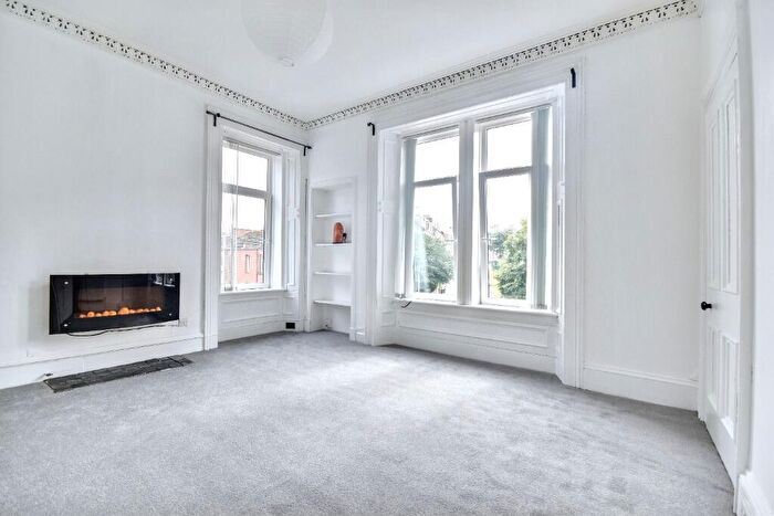 1 Bedroom Flat To Rent In South Street, Inverclyde, Greenock, PA16