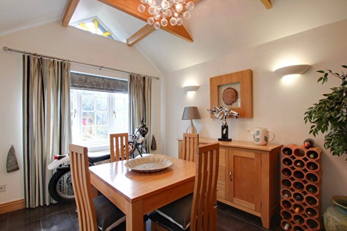 5 Bedroom Detached House For Sale In Foxgloves, Fareham, PO16