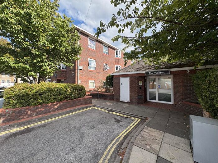 1 Bedroom Flat For Sale In Twyford Avenue, Tipner, Portsmouth, PO2