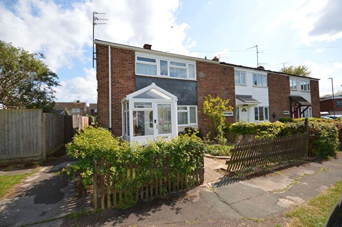 3 Bedroom End Terrace House For Sale In Cleveland Road, Aylesbury, HP20