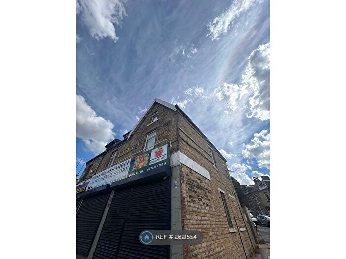 2 Bedroom Flat To Rent In Barkerend Road, Bradford, BD3