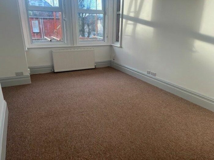 1 Bedroom Flat To Rent In Windsor Road, Bournemouth, BH5