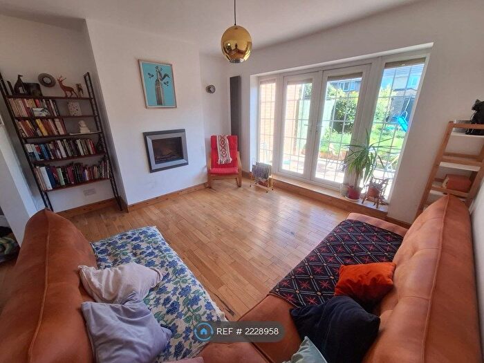 3 Bedroom Semi-Detached House To Rent In Bilsmoor Avenue, Newcastle Upon Tyne, NE7