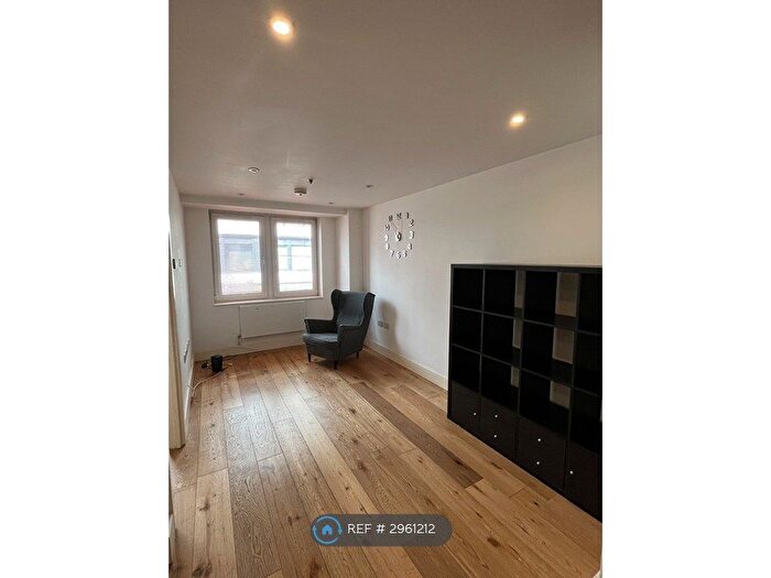 1 Bedroom Flat To Rent In Green Dragon House, Croydon, CR0