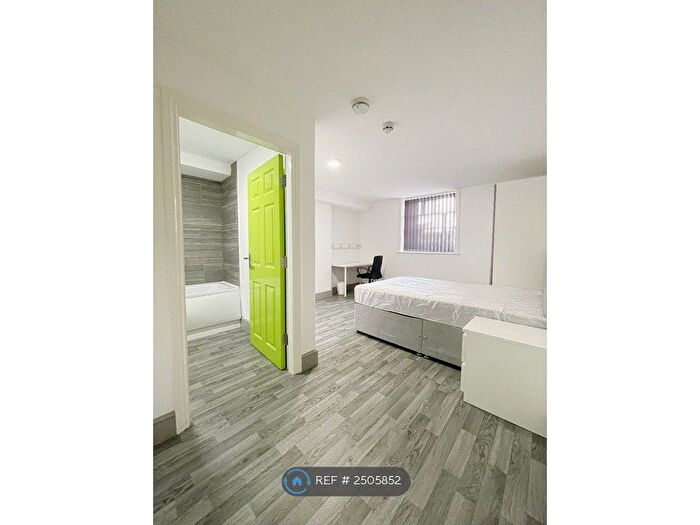 3 Bedroom Flat To Rent In Fishergate Hill, Preston, PR1