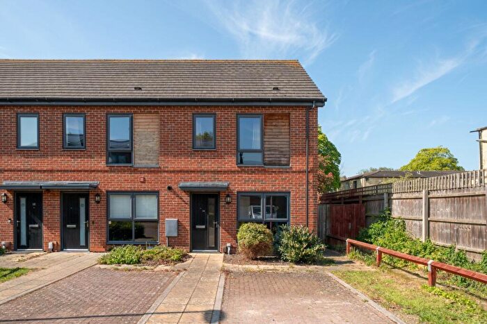2 Bedroom End Of Terrace House For Sale In Campkin Road, Cambridge, CB4